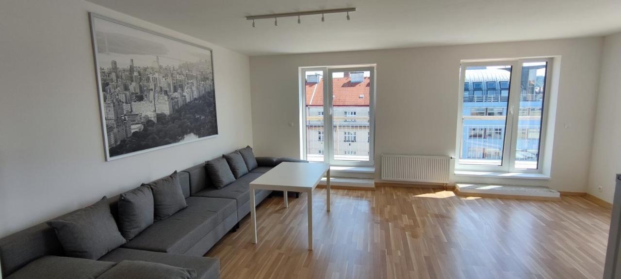 Penthouse # 81 With Panoramic City View In Elite Rezidence With Free Parking Прага Екстериор снимка