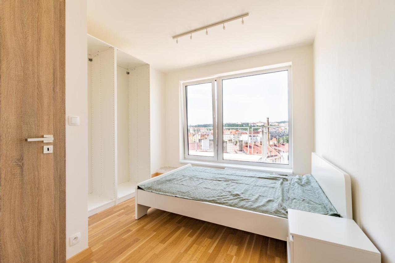 Penthouse # 81 With Panoramic City View In Elite Rezidence With Free Parking Прага Екстериор снимка