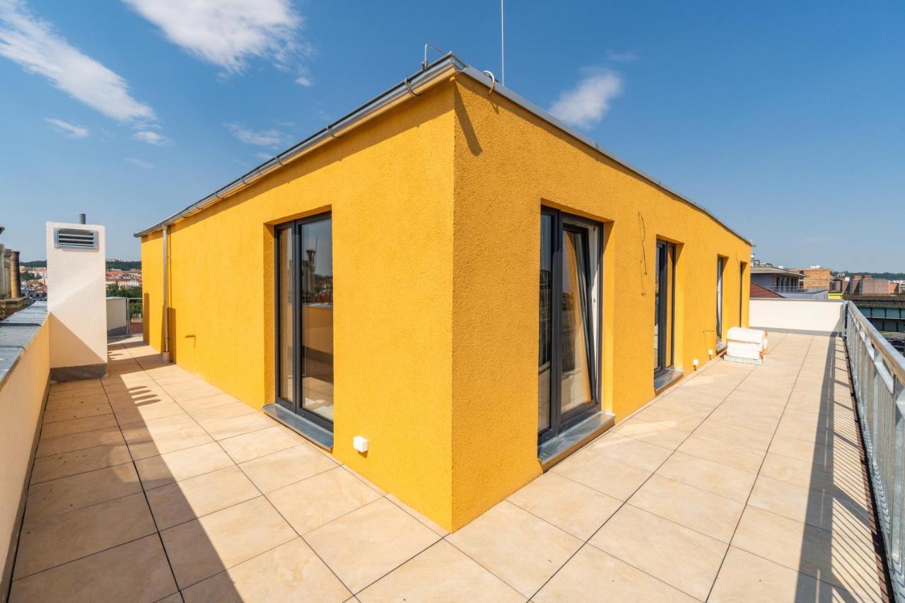 Penthouse # 81 With Panoramic City View In Elite Rezidence With Free Parking Прага Екстериор снимка