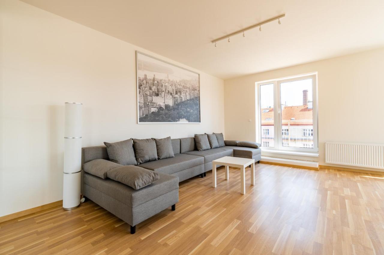 Penthouse # 81 With Panoramic City View In Elite Rezidence With Free Parking Прага Екстериор снимка