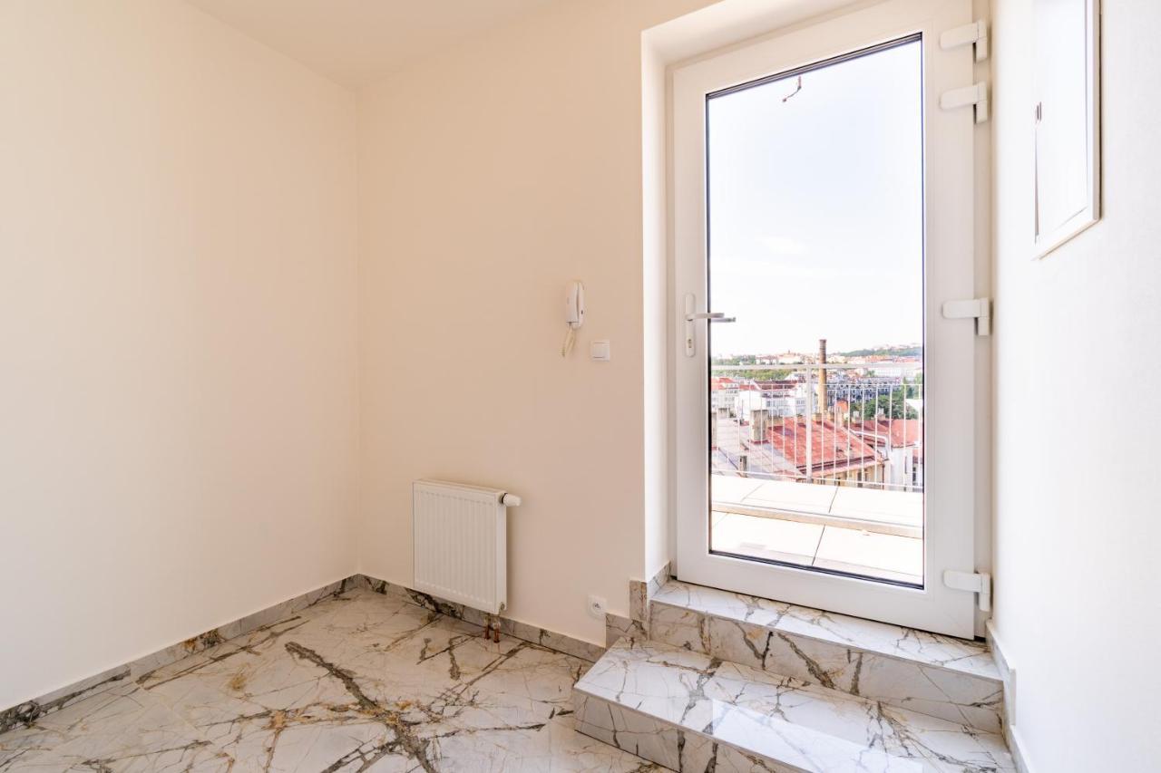 Penthouse # 81 With Panoramic City View In Elite Rezidence With Free Parking Прага Екстериор снимка